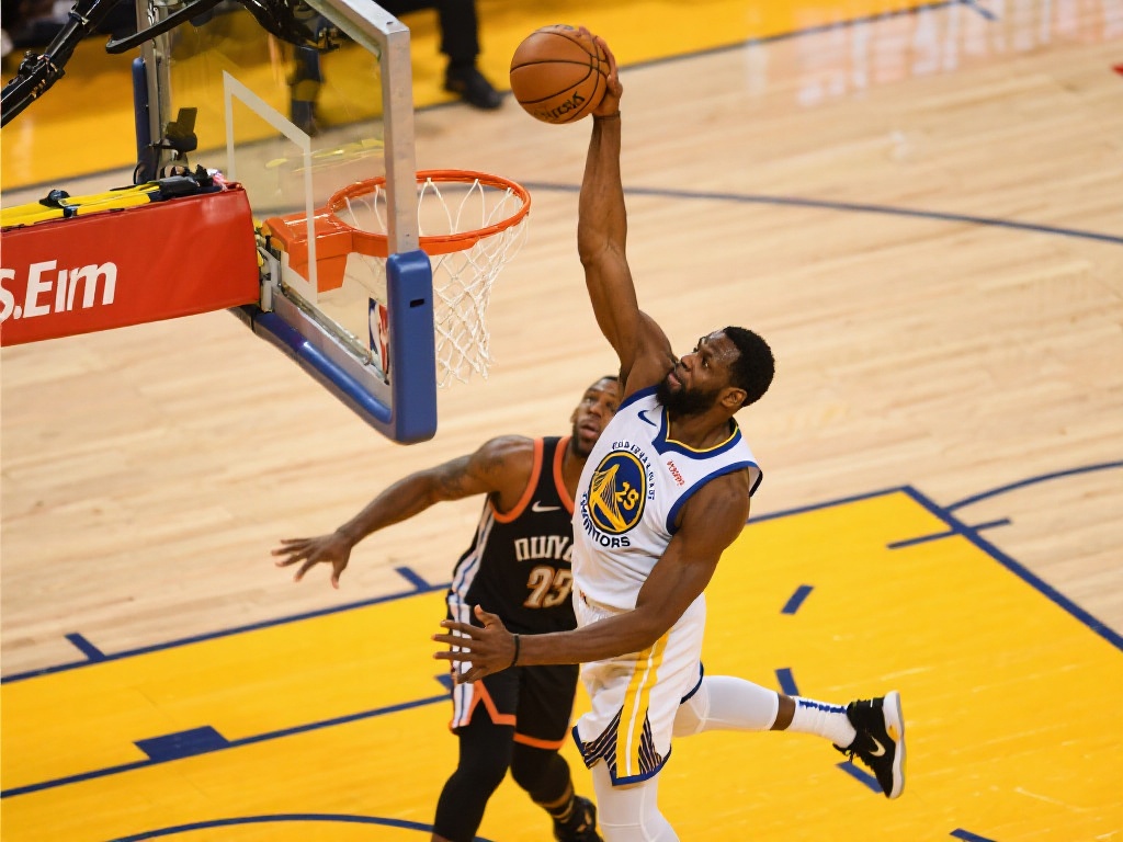 奥萨尔-汤普森飞身补防,奉献震撼火锅封盖 总而言之,奥萨尔-汤普森的补防起飞并贡献